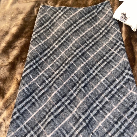 Burberry Italy Gray Pink Check Wool Midi A Line Skirt Size 6 NWT - Picture 1 of 8